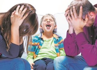 Figli sempre più arrabbiati, genitori sfiniti