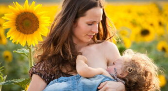 Allattare al seno in pubblico: regole naturali e diritti del bambino