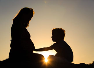 Quando la gravidanza si interrompe, come comportarsi con il fratellino?